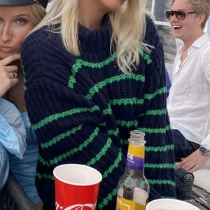 Munthe stickad tröja  - Storlek small, använd men i bra skick. Nypris 1999:-