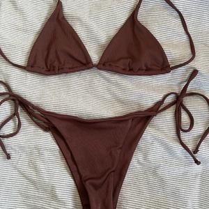 Helt ny bikini - Helt ny fin brun bikini! Bara testad med klisterlapparna på:) säljer då den är för liten för mig