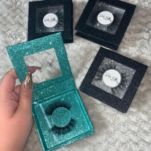 Lösögonfransar - Superfina lösögonfransar som tyvärr inte kommit till användning. Säljer 40kr/st eller alla för 150kr✨ Frakt ingår!😄