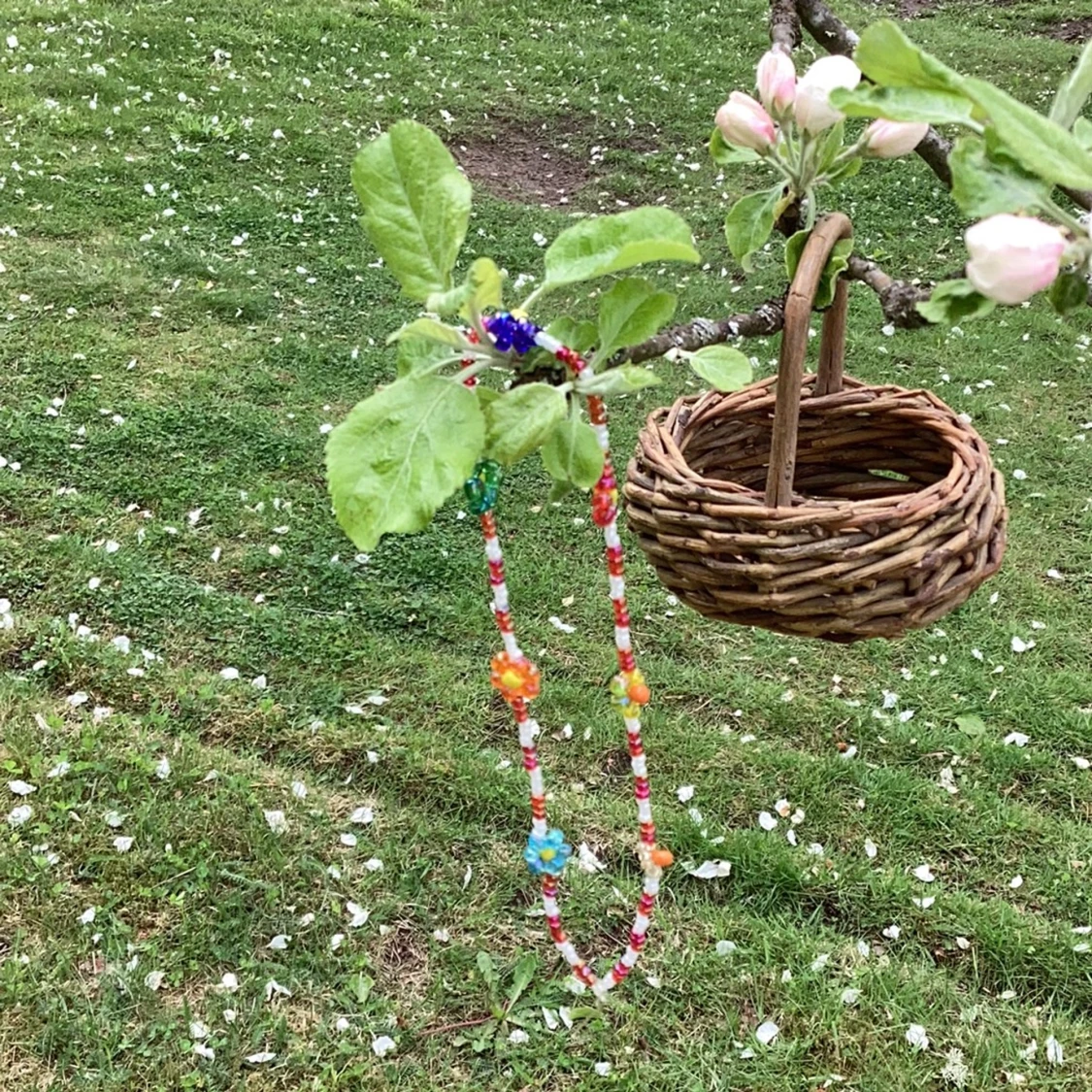 Halsband blommor - 90