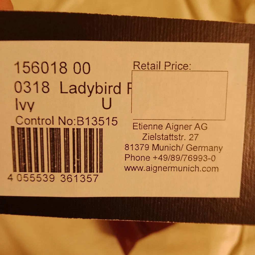 Helt ny plånbok med kartong, dustbag o tags, bra present. Färg bordeaux-ish  Nypris 2.185kr. Väskor.