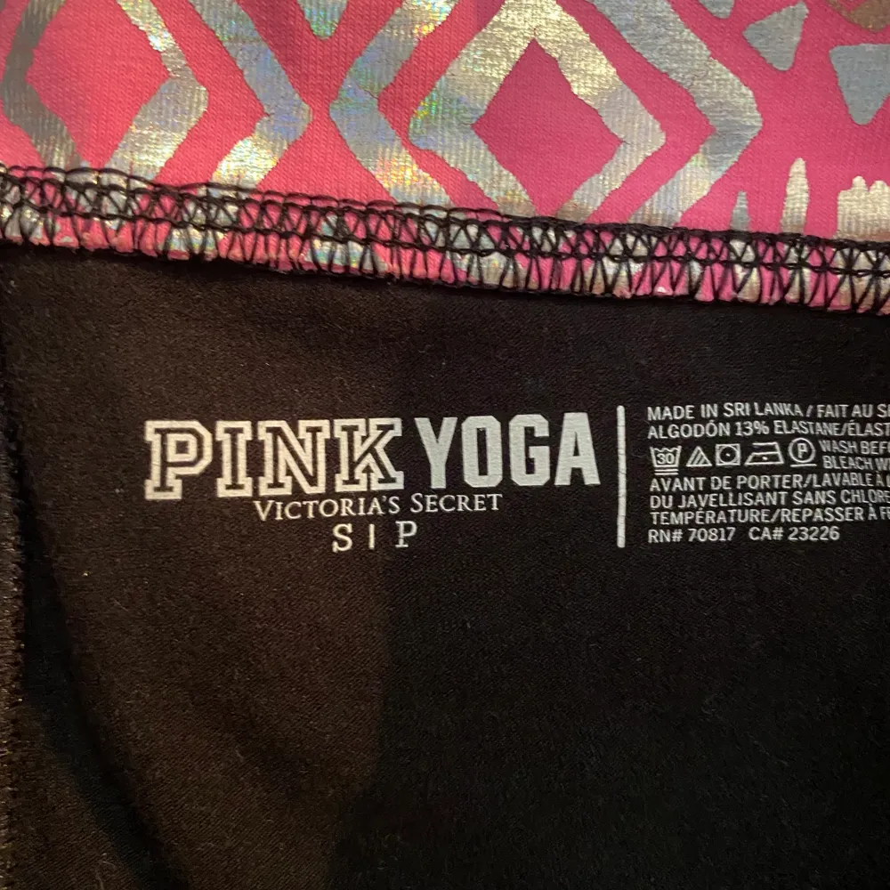 Yoga Shorts från Victoria secret PINK. Inte använda eftersom de är för stora för mig. Shorts.