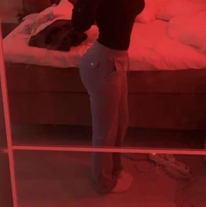 Juicy byxor  - Säljer nu mina juicy couture byxor i färgen powder blue för har många andra❤️ inte använda mycket alls ser nya ut!! 