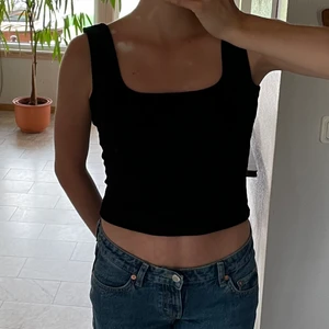 90-tals inspirerad linne från Hollister - Helt nytt linne från Hollister, lägg eget bud vid interesse. 