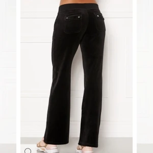 Juicy byxaor  - Fins det någon som kan kyna byta mina svarar juice byxor i storlek s mot ett par svarat juice byxor i stolen xs