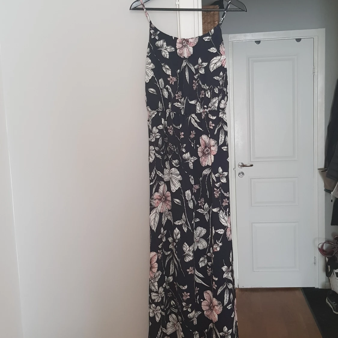 Only maxiklänning strl 36