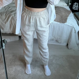 Linnebyxor  - Säljer dessa linnebyxor då dom inte passar mig. Dom är aldrig använda och i bra skick. Jag är 167 cm lång. 