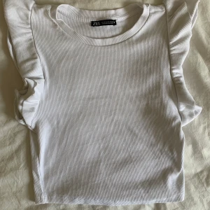 Zara topp - Volang topp från zara förra året! Sitter som en S🤍