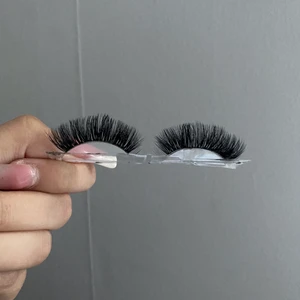 Fransförlängning lösfransar  - Lösfransar som är gjorda och ser exakt ut som som fransförlängning  längd från 11-14 klassisk volym