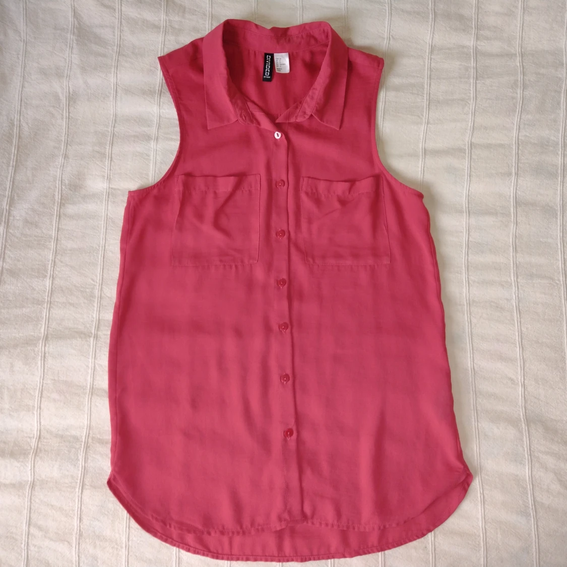 Röd/hallonröd topp/blus/linne, strl 36 - 90