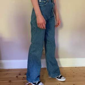 Jeans stl 32 - Pull and bear jeans. High waist, wide leg. Begagnade men fint skick! 