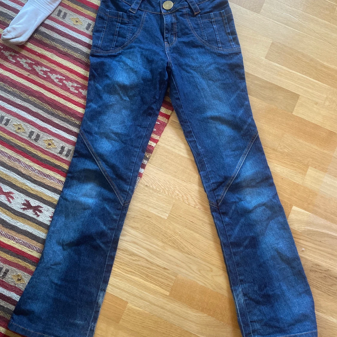 lågmidjade jeans
