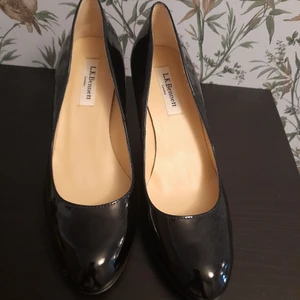 Skor NY FRÅN LONDON. - Den är helt ny