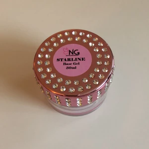 STARLINE base gel 30 ml - Jag säljer detta gel ifrån nagelgiganten då jag råkade köpa fel, helt oandvänd. Köparen står för frakten