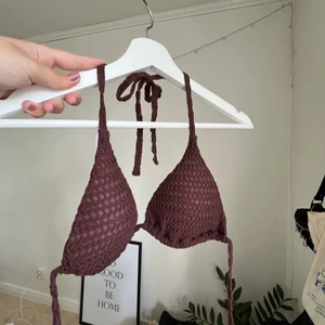 Bikini - Säljer denna bruna helt oanvända bikini!!🤎🤎 Den är helt oanvänd i stl M!! Säljs för 70kr +frakt!!🤎