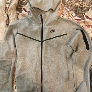 Nike tech fleece - Nike tech fleece huvtröja strl M