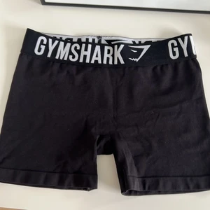 Gymshark hotpants - Ett par hotpants / träningsshorts ifrån Gymshark, endast använda en gång, så dem är som nya.