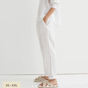 Linnebyxor från hm - Säljer mina helt nya oanvända Linnebyxor från Hm home i storlek S. Byxorna är slutsålda på hemsidan.