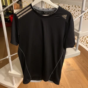 Adidas tröja  - Tröja från Adidas