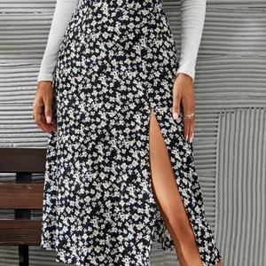 Shein - Sommar kjol💕💓💞 dragkedja vid höften☺️ skriv för fler bilder