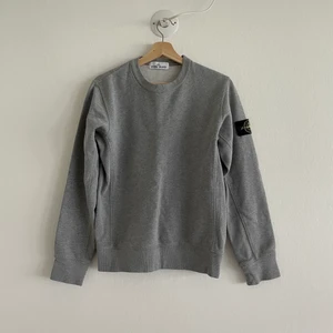Stone Island grå tröja S - Äkta Stone Island tröja i mycket bra skick! Storlek S 