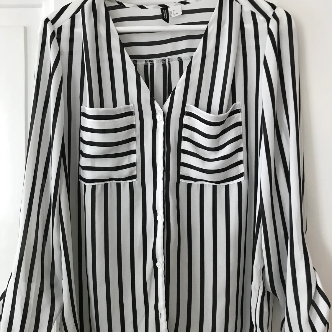 V-ringad randig skjorta - 91