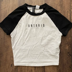 Magtröja  - Rätt så tajt, men funkar ändå. Köptes förra året i December. 