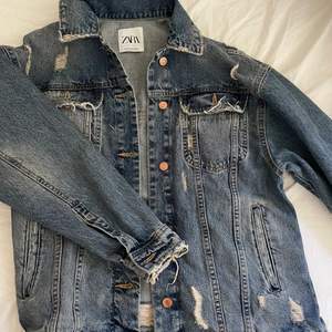 väldigt snygg Jeans jacka från Zara, oversized, mycket gott skick