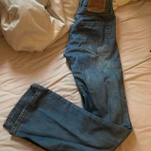 Vintage levis jeans 525 i waist 29 och längd 34 