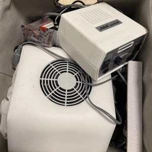 Nagel saker - Ta allt o säg något pris snälla vill ba bli av med allt , rimligt pris tack 