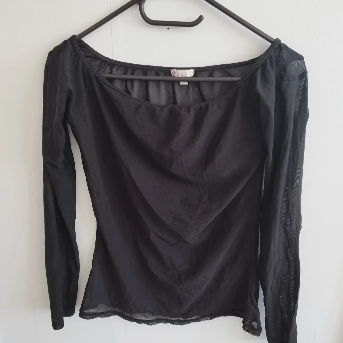 Genomskinlig Nelly tröja st M - 90