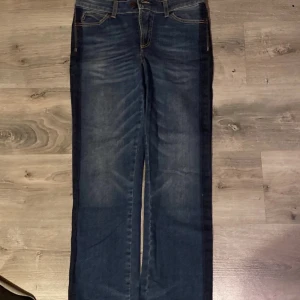 Mid rise jeans  - Mid rise jeans. Ifrån hunkydory med lite bootcut 