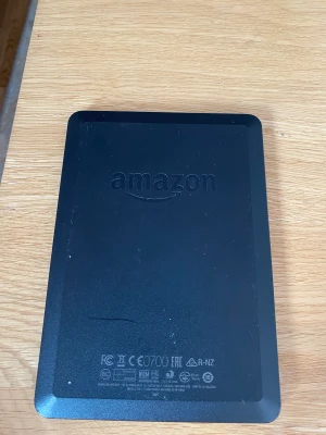 Amazon Kindle - Säljer min amazon kindle, använder ej den. Prins kan diskuteras men ligger runt 300kr. För mer info skriv Privat.