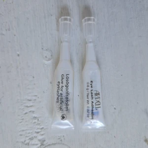 Franslim - 2 små oöppnade franslim, en från depend och en från ardell. 10kr för båda + 15kr frakt❤️