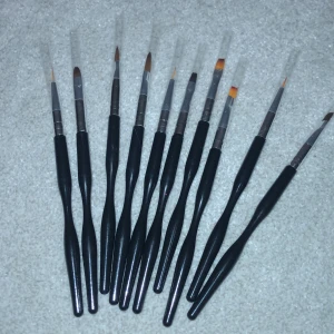 Penslar  - Säljer dessa penslar till naglar för att jag inte använt dom💘 Och dom är oanvända! 