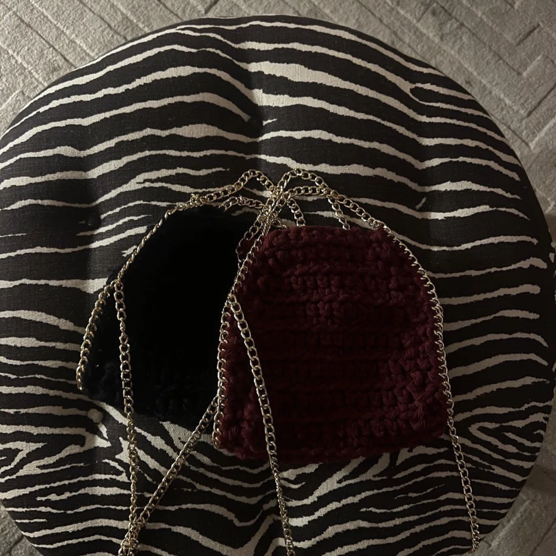 Vinröd väska  - 91