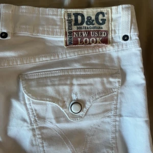 Low waist Dolce Gabbana  - Jätte fina låga dolce jeans. Modell 1,62cm