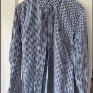 Ralph Lauren Dkjorta - Regular fit storlek Small  Nyskick dock ostruken!
