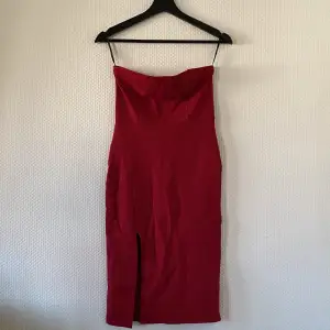 Forever 21 klänning köpt cirka 2017. Inga synliga defekter.