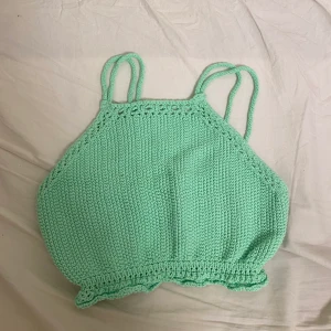 Topp - En zara topp från barnavdelningen storlek 164, jätte gullig och perfekt till sommaren. Aldrig använt💚