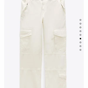 Zara cargobyxor  - Helt oanvända byxor med prislappen kvar. Slutsålda 