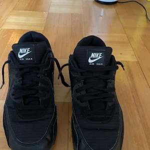 Nike airmax 90 - Helt okej skick säljer för dom är lite för små