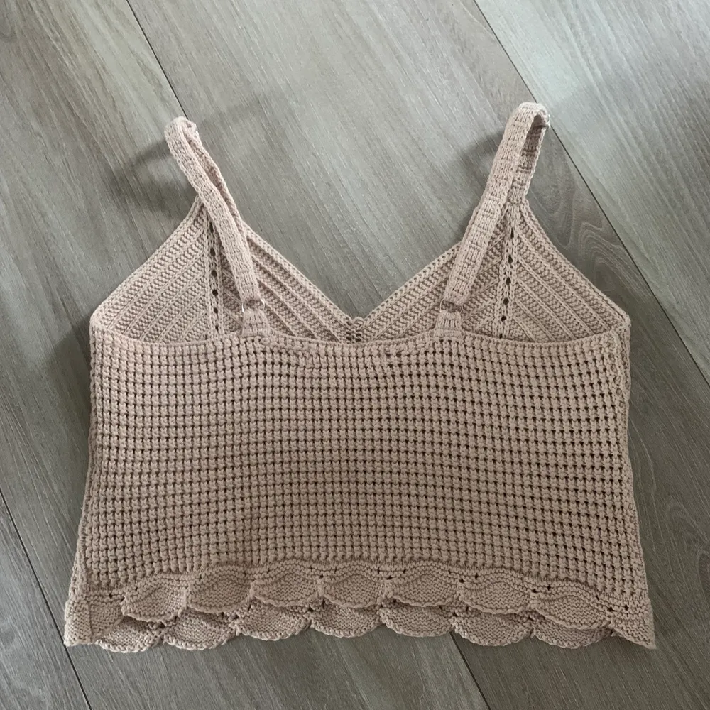 Virkad beige topp🤩 60+66 kr i frakt . Toppar.