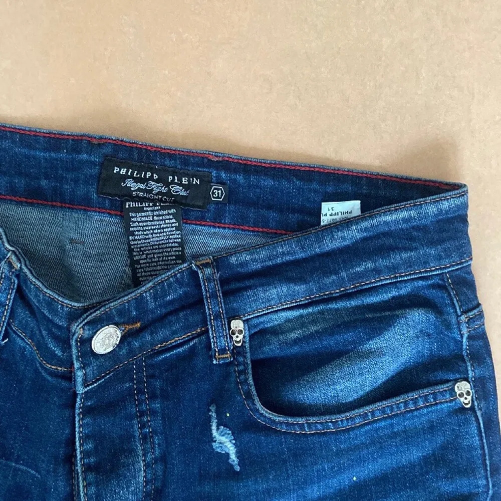 Philipp Plein jeans AA-kopia straight fit, ingen märkt att de är fake. måste bort asap. Jeans & Byxor.