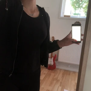 Tunn kofta - Tunn zip-up utan hoodie.