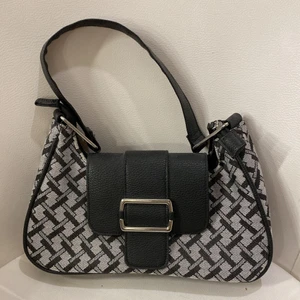 Shoulder bag - Använd få gånger, bra skick.