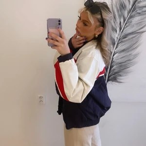 Asfet jacka  - Säljer denna jackan, välanvänd men i fint skick❤️‍🔥