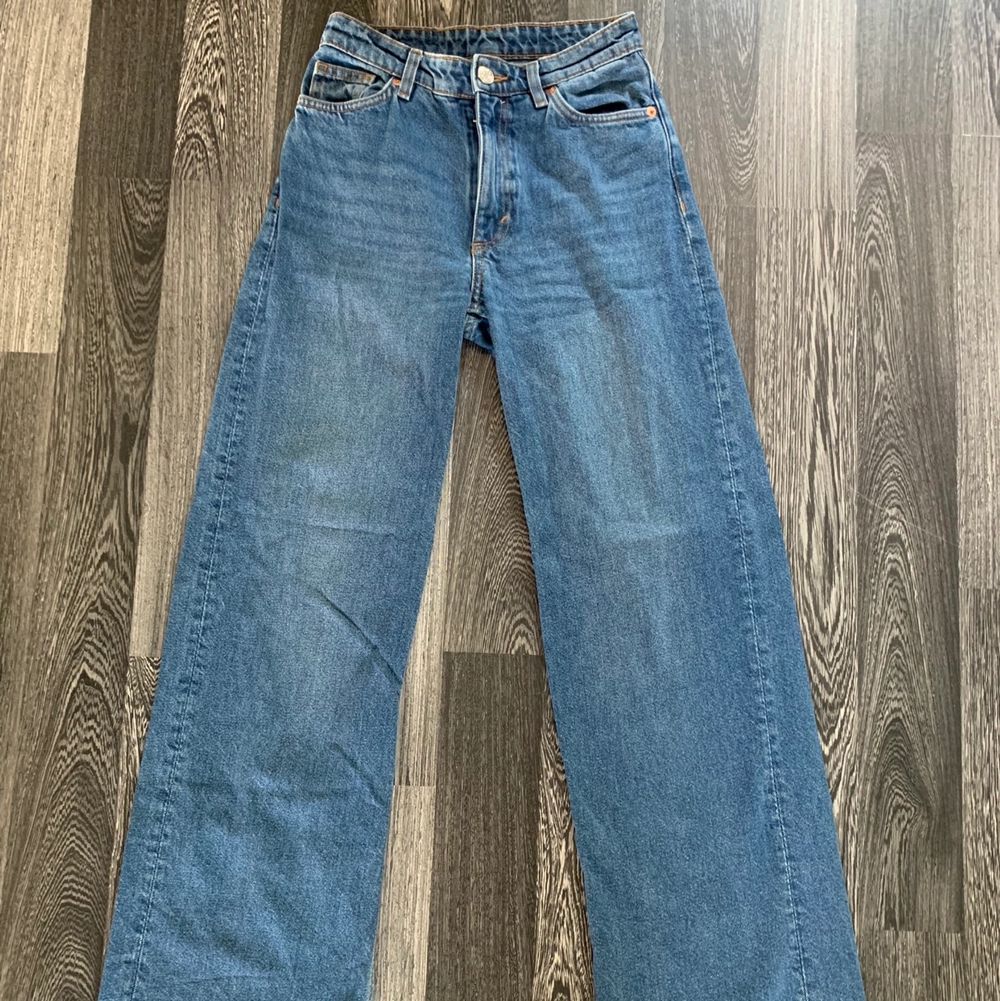 Vida monki jeans i storlek 25. Ordinarie pris ca 400kr.. Jeans & Byxor.