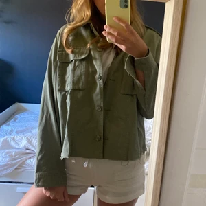 Grön jacka - Coolaste jackan året runt☝️🥰