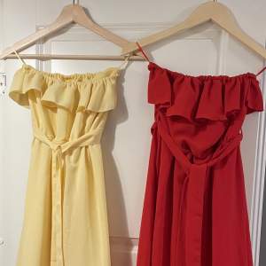 Sommar klänningar från na-kd i fint skick, Den gula klänningen har storlek 36,  Den röda klänningen har storlek 34,  Det är bara att skriva om fler bilder önskas eller om det finns andra funderingar<33 Och köparen står för frakten🤗